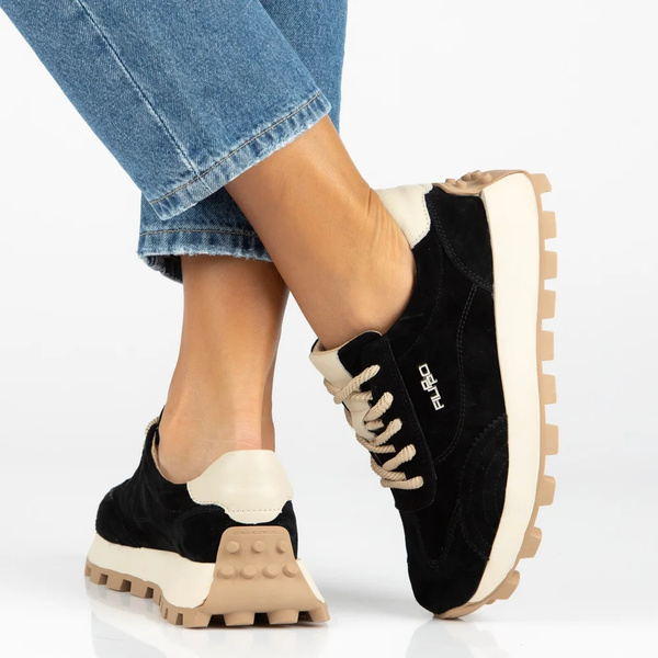 Wygodne sneakersy damskie ze skóry naturalnej zamszowej na platformie Filippo DP7498/26, czarne