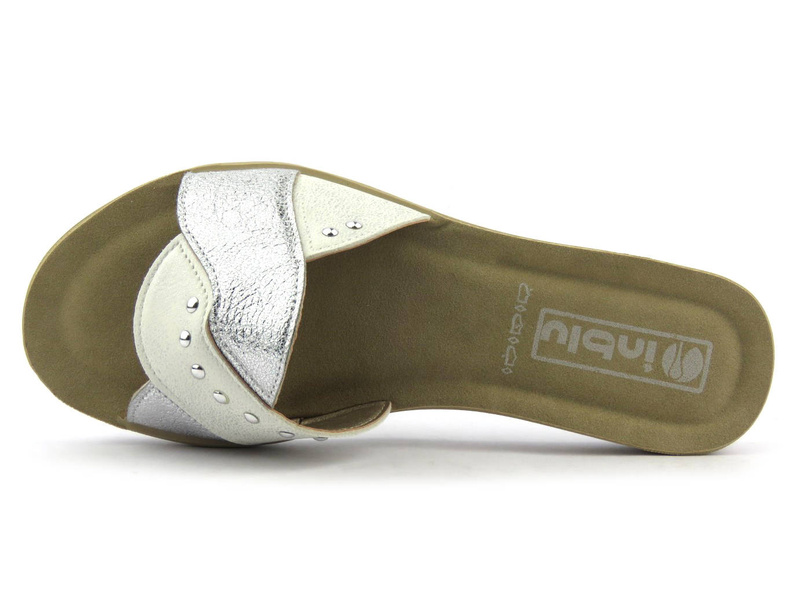 Klapki damskie z ozdobną, połyskującą cholewką - INBLU BM-58, białe ze srebrnym