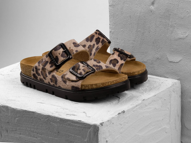 Skórzane klapki damskie z regulowanymi paskami brązowe Leon 6013