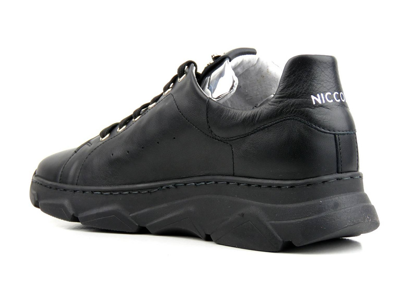 Skórzane sneakersy damskie z pszczołą na języku - NIK 05-0770, czarne