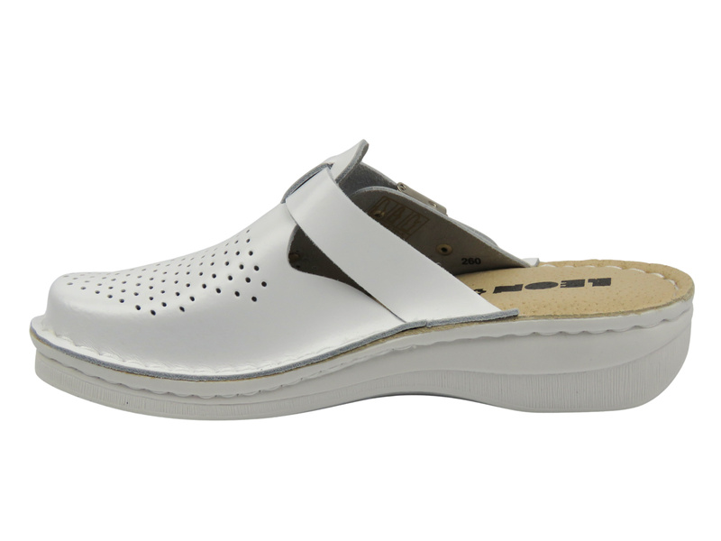 Skórzane klapki damskie z regulowanym paskiem białe Leon V260