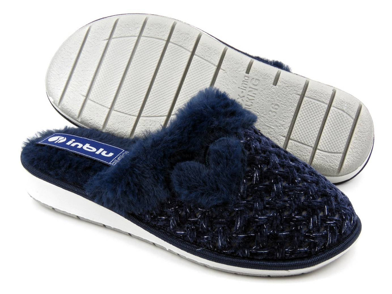 Miękkie, futerkowe kapcie damskie z serduszkiem - INBLU LB-90, granatowe