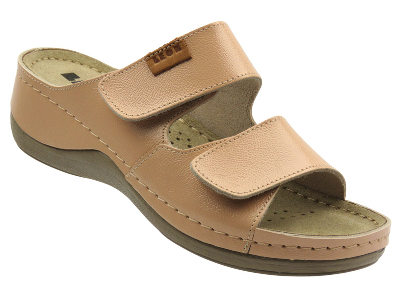 Skórzane Klapki Damskie Leon 931 pudrowy róż