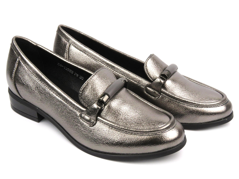 Półbuty, loafersy damskie Potocki 24-12065, metaliczne