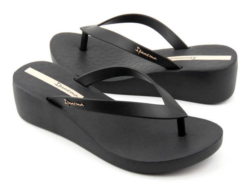 Japonki damskie na koturnie - IPANEMA 26748, czarne