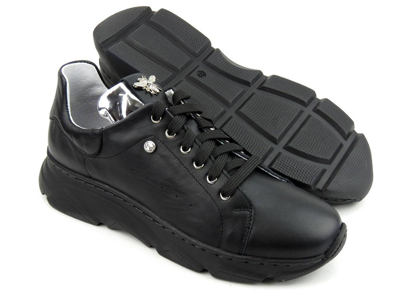 Skórzane sneakersy damskie z pszczołą na języku - NIK 05-0770, czarne