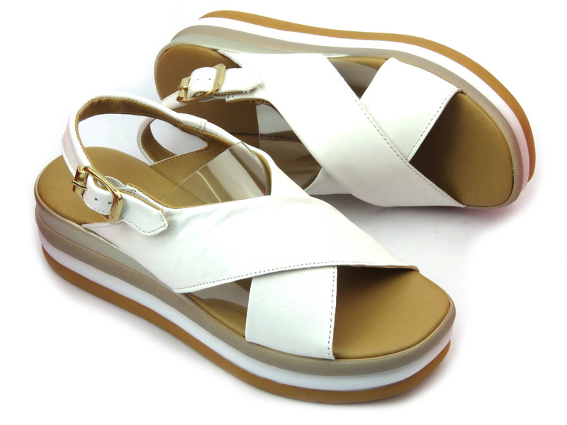 Białe sandały damskie na platformie - MARCO TOZZI 28354