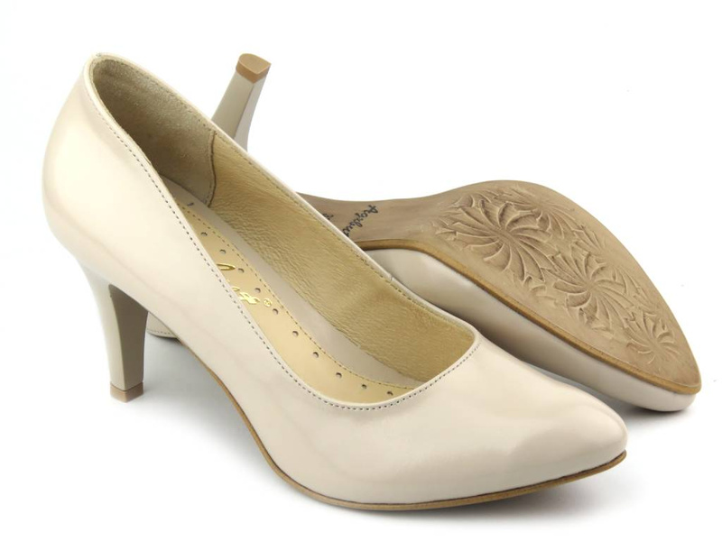 Lakierowane czółenka na szpilce - AGXBUT 426, beżowe