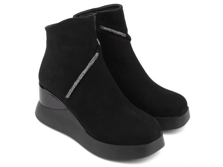 Eleganckie botki damskie na koturnie - Venezia 2281358, czarne