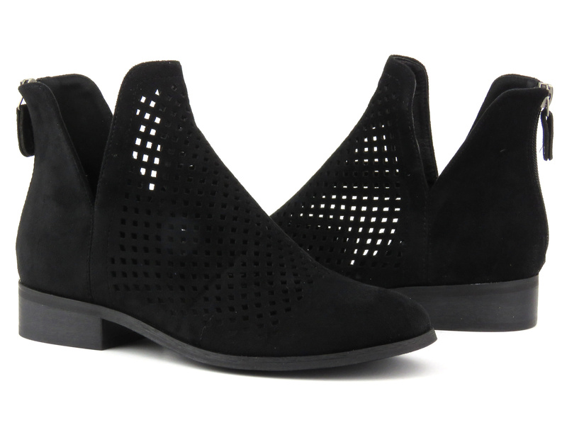 Ażurowe botki na płaskim obcasie - Potocki 23-12107, czarne