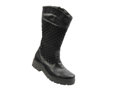 Wygodne skórzane kozaki dziecięce czarne Kornecki 06401