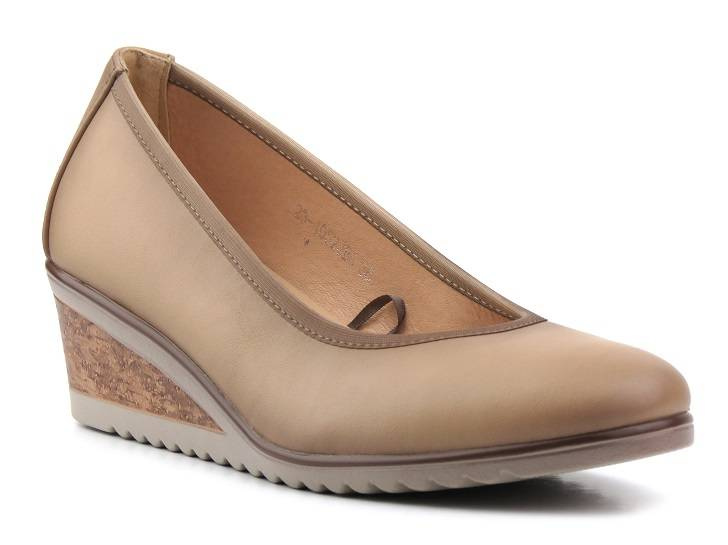 Półbuty, czółenka damskie na koturnie - Potocki 23-10523BG, beżowe