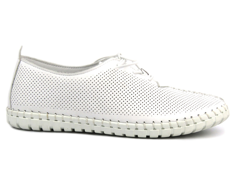 Ażurowe półbuty damskie w sportowym stylu - Vacarro 435, białe
