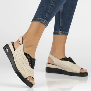 Skórzane sandały damskie na platformie beżowe Filippo DS6145/25