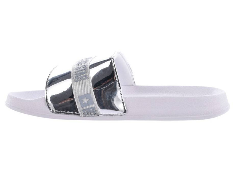 Klapki damskie z efektem holo - BIG STAR HH274A043, srebrne