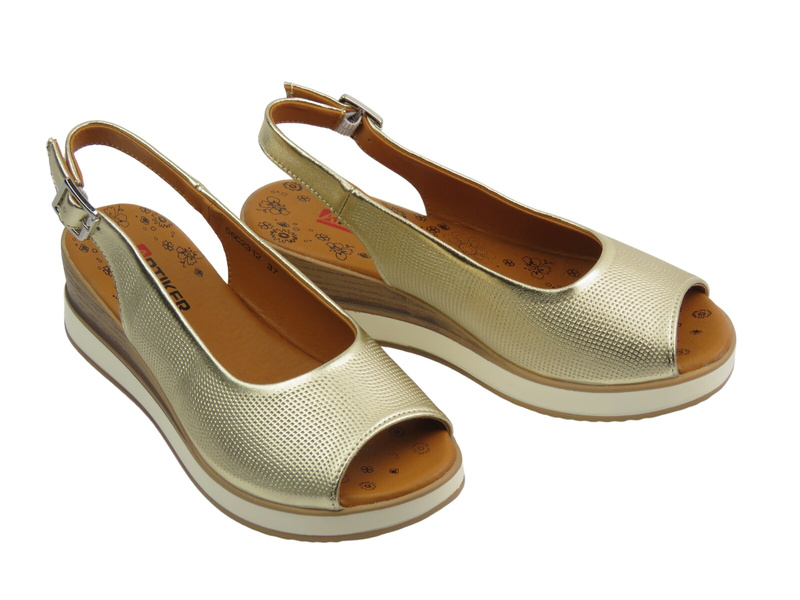 Skórzane sandały damskie na koturnie złote Artiker 56C2312