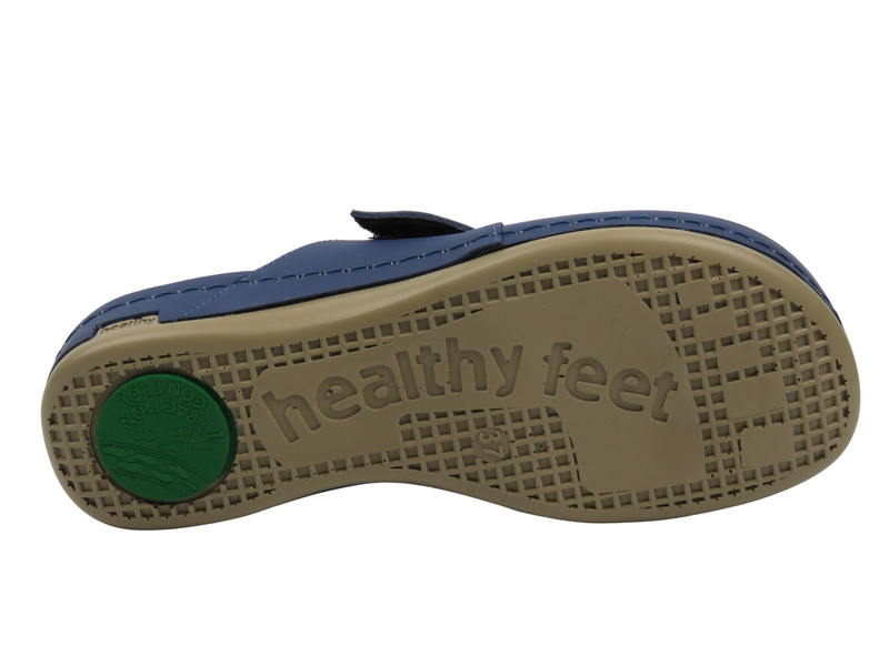 Skórzane, ażurowe klapki damskie granatowe Leon 970