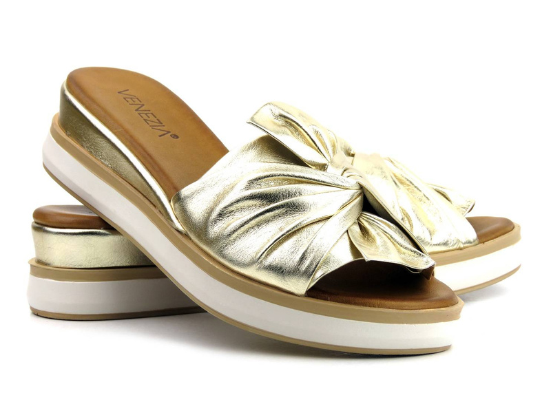 Skórzane klapki damskie z kokardą - VENEZIA 0301330111, złote