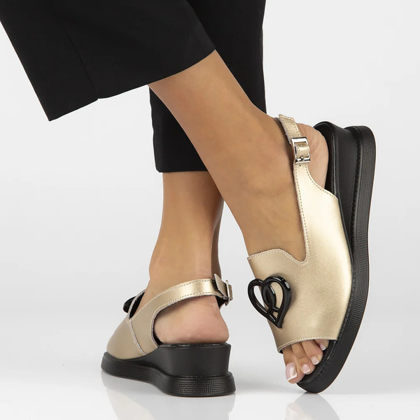 Skórzane sandały damskie złote Filippo DS6069/25