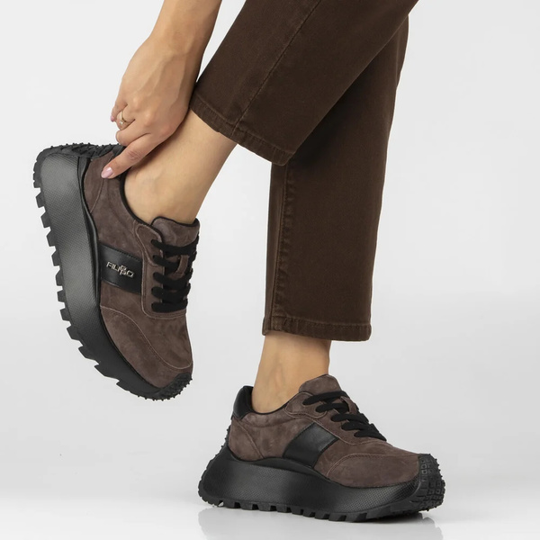 Damskie sneakersy skórzane zamszowe Filippo DP6785/26 ciemnobrązowe – wygodne półbuty na grubej podeszwie