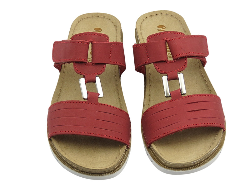 Klapki damskie z regulowanym paskiem na rzep czerwone Inblu CN-07GU