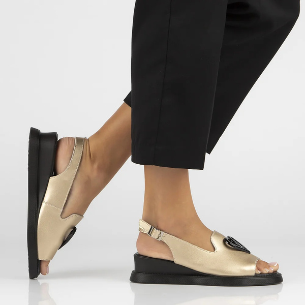 Skórzane sandały damskie złote Filippo DS6069/25