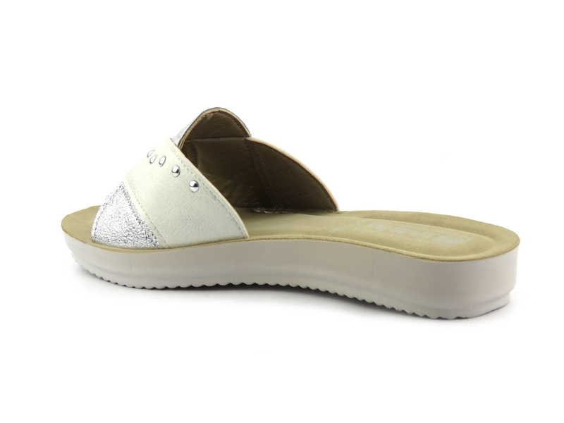 Klapki damskie z ozdobną, połyskującą cholewką - INBLU BM-58, białe ze srebrnym