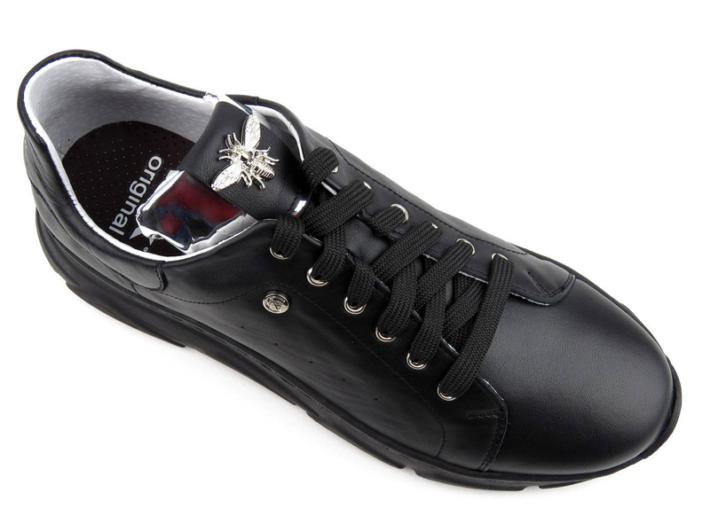 Skórzane sneakersy damskie z pszczołą na języku - NIK 05-0770, czarne