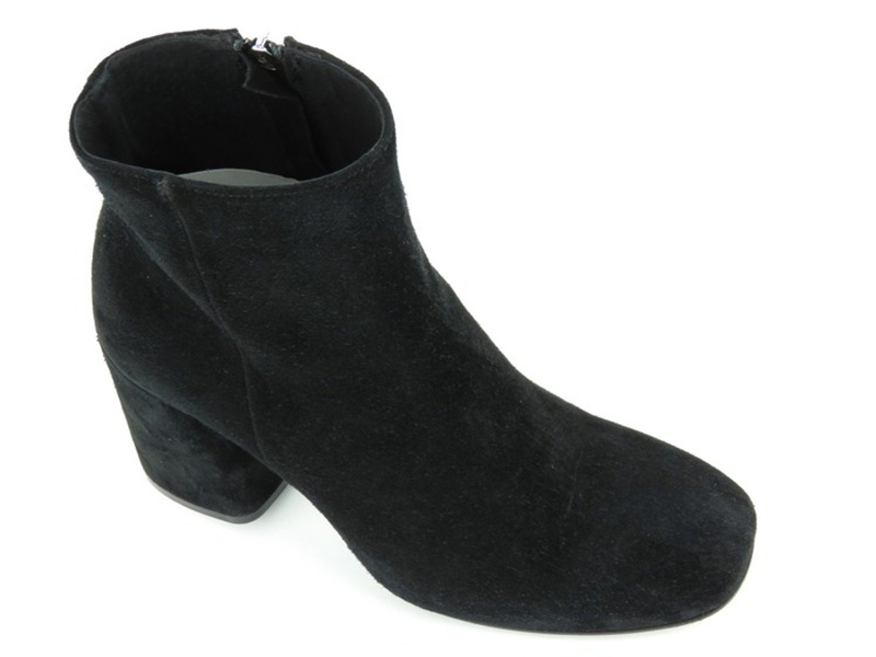 Zamszowe botki damskie z kwadratowym noskiem - Venezia 950-B822, czarne