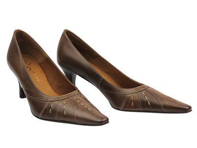 Czółenka damskie ze skóry naturalnej - But-S B610E, brązowe