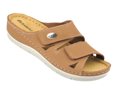 Wygodne klapki damskie ze skóry naturalnej - Inblu OE-01GU, camel