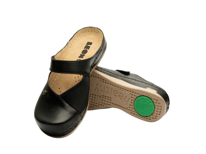 Skórzane Klapki Damskie czarne Leon 953