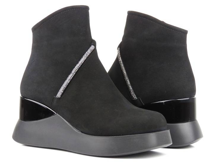 Eleganckie botki damskie na koturnie - Venezia 2281358, czarne