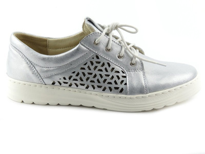 Wygodne półbuty damskie z ażurowym wzorem - Helios Komfort 375, srebrne
