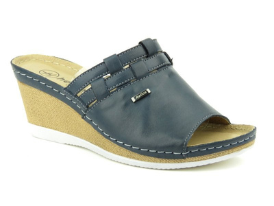 Wygodne klapki damskie na koturnie - Helios Komfort 276, granatowe