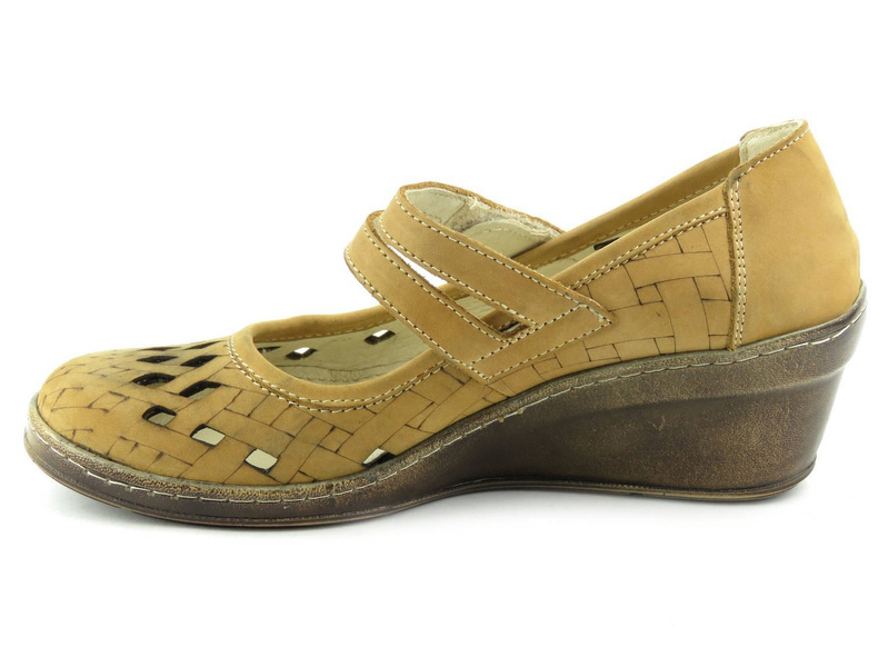 Ażurowe półbuty damskie na koturnie - Helios Komfort 678-2, jasnobrązowe