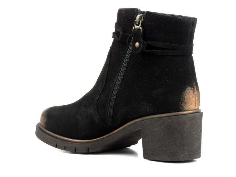 Zamszowe botki damskie na obcasie - MACIEJKA 05720-01, czarne