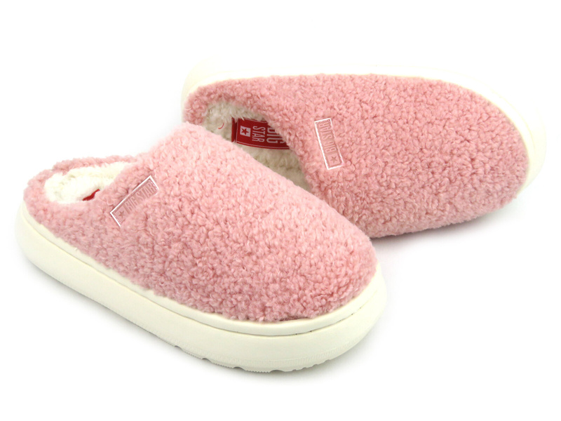 Futerkowe kapcie damskie na grubej podeszwie - Big Star MM274131, różowe