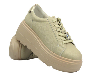 Skórzane sneakersy damskie na platformie - Cambell 25-00638, beżowe