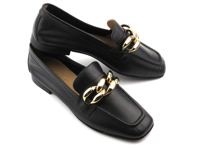Mokasyny, lordsy damskie ze złotym łańcuchem - VENEZIA 0396801D, czarne
