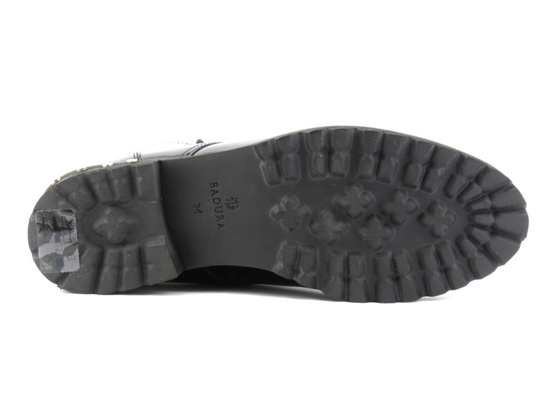 Lakierowane botki damskie polskiej marki Badura 8202, czarne