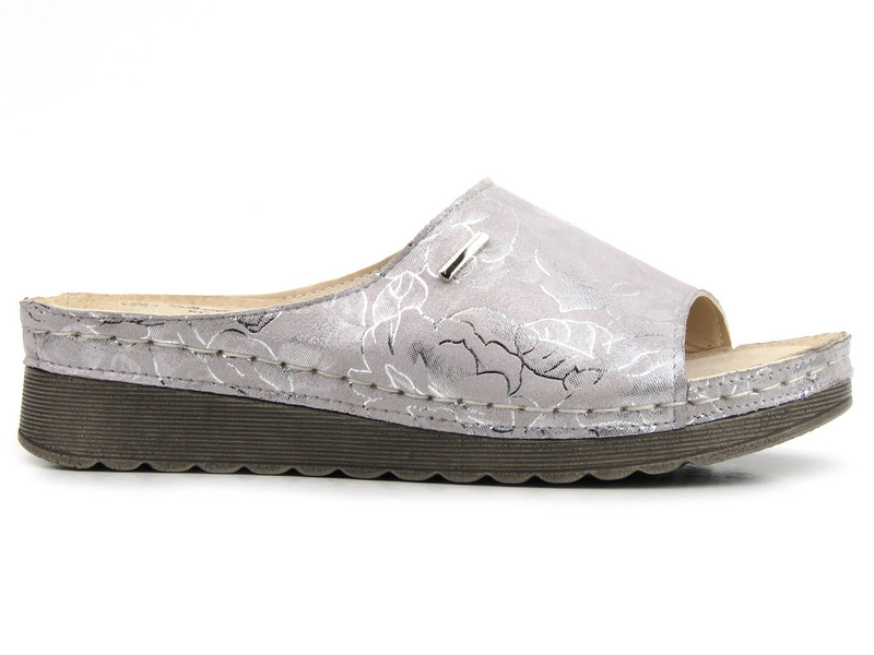 Klapki damskie z ozdobną cholewką - SKOTNICKI KL-3-0531, srebrne