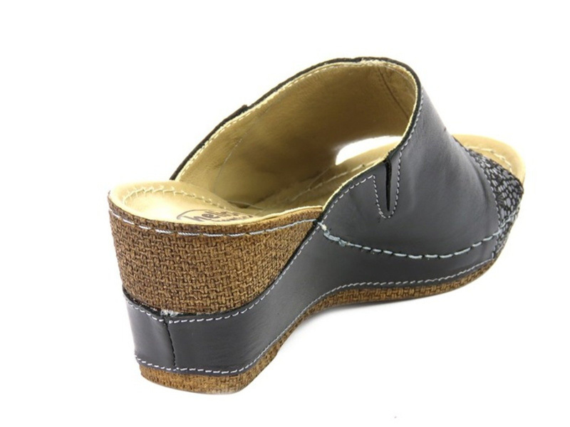 Wygodne klapki damskie na koturnie - HELIOS 202, czarne