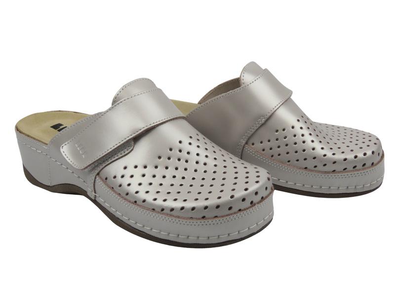 Skórzane klapki damskie perłowe Leon 2022