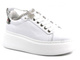 Sportowe buty damskie na platformie - CheBello 4406, białe