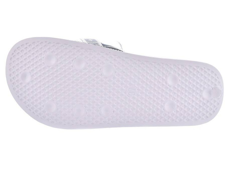 Klapki damskie z efektem holo - BIG STAR HH274A043, srebrne
