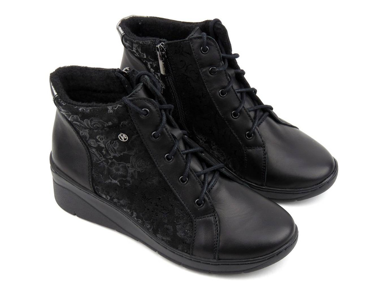 Skórzane botki damskie ze wzorem w kwiaty - HELIOS Komfort 537, czarne 2