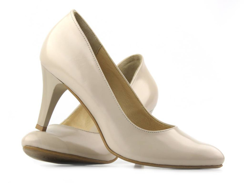 Lakierowane czółenka na szpilce - AGXBUT 426, beżowe