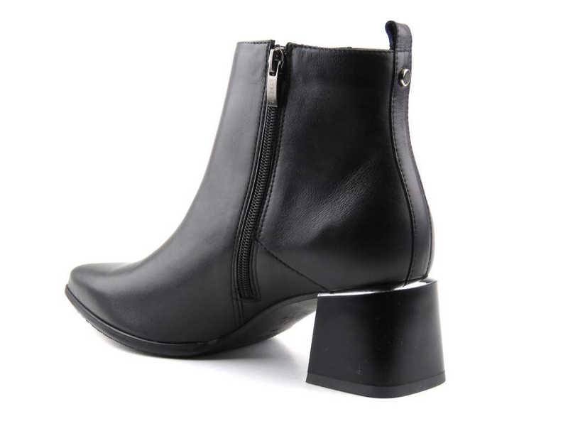 Eleganckie botki damskie z noskiem w szpic - Kotyl 4703, czarne