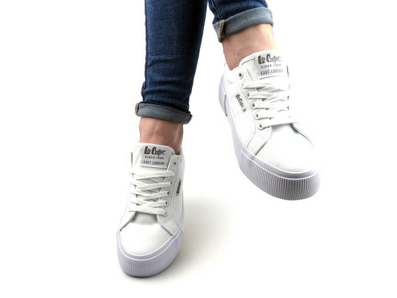 Trampki damskie na platformie - Lee Cooper 21-31-0103L, białe